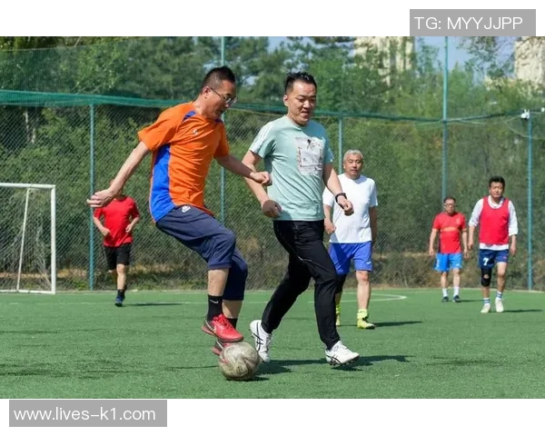 畅享双人踢足球的乐趣免费下载游戏与好友一起畅玩尽在掌握